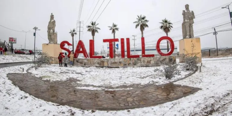 La nieve regresa a Saltillo tras 8 años de ausencia