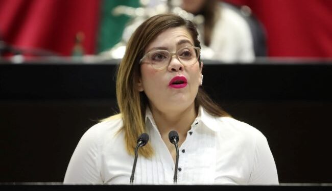 Piden que el sector educativo fomente el uso responsable y seguro de las tecnologías de la información y comunicación