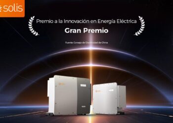 CONDECORAN A SOLIS EN LOS EN LOS POWER INNOVATION AWARDS 2024