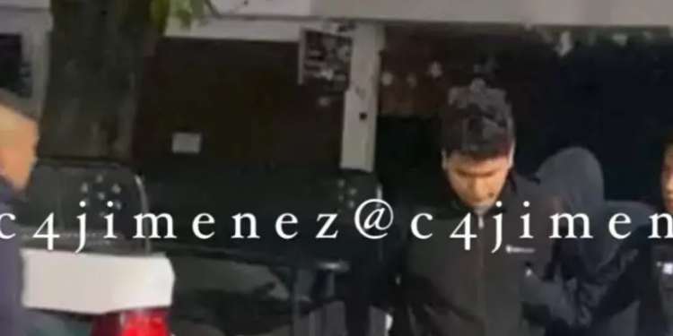 Sujeto golpea a su novia y mata al padrastro de ésta en la Año de Juárez, Xochimilco