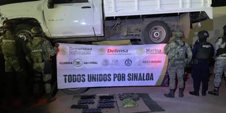 Aseguran camionetas, cargadores y cartuchos en Navolato, Sinaloa