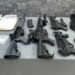 Aseguran arsenal y droga en cateo en Juárez, Nuevo León