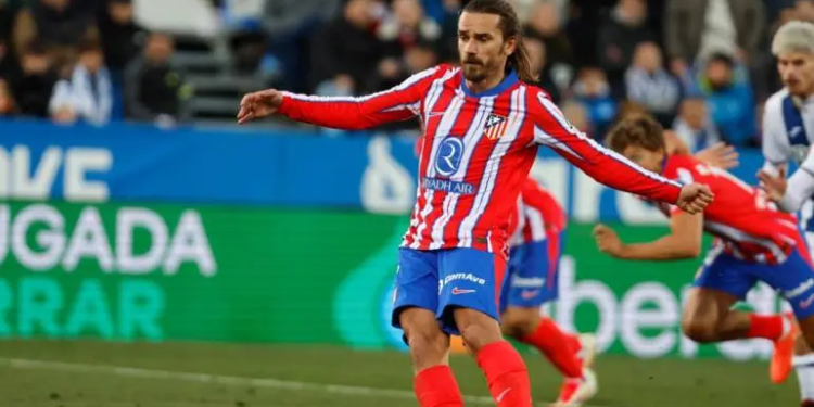 El Atlético pierde después de 15 victorias y 82 días