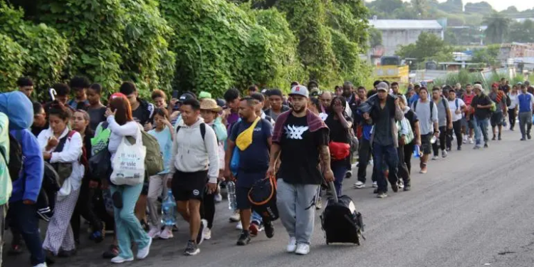 Crisis humanitaria en Tapachula: Miles de migrantes buscan refugio en medio del caos
