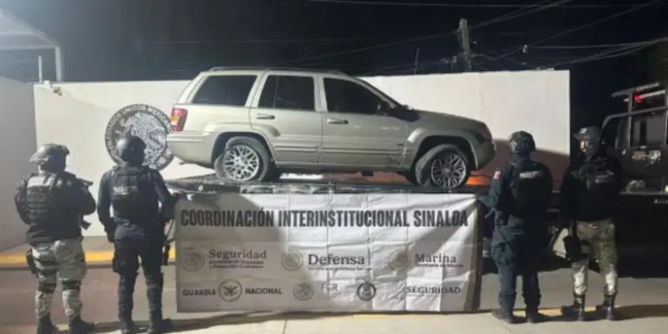 Desactivan explosivos para drones encontrados en un vehículo abandonado en Culiacán