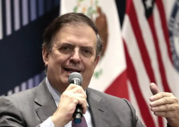 General Motors no se va a ir de México pese a ajustes en EU: Ebrard