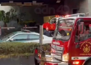 Explosión provoca incendio en conjunto habitacional en Lomas de Bezares