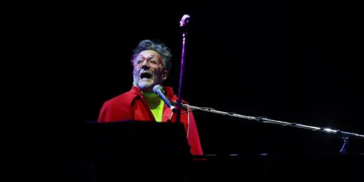Asisten más de más de 80 mil personas al concierto de Fito Páez en el Zócalo
