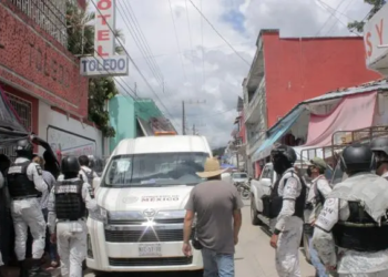 Hallan a 21 migrantes de varios países en hotel de Chiapas