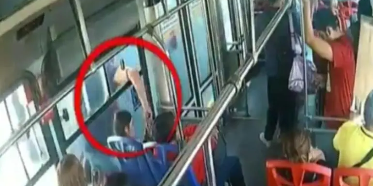 Graban robo en Mexibús de Ecatepec y se vuelve viral