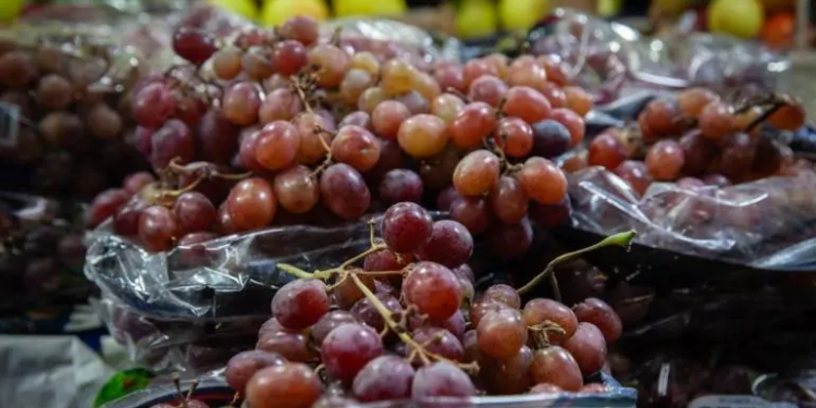 Frutas llevan a la inflación a desacelerar a 4.21% al cierre de diciembre