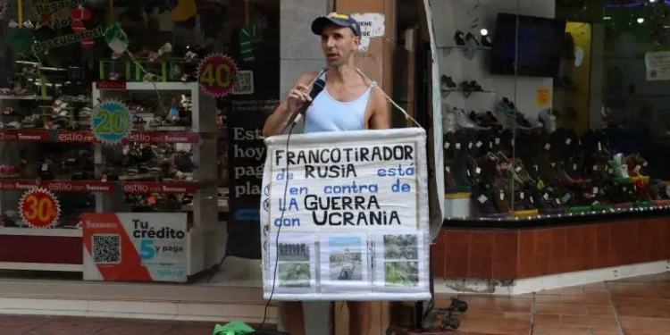 Migrantes de Rusia buscan refugio en México por la guerra o ser LGBTI