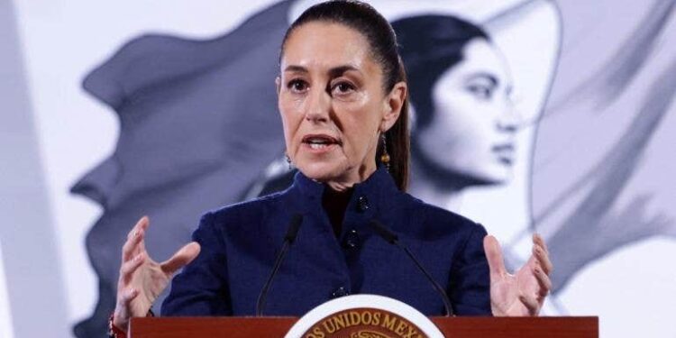 Sheinbaum pide ‘no asociar migrantes con violencia’ ante las medidas de Trump