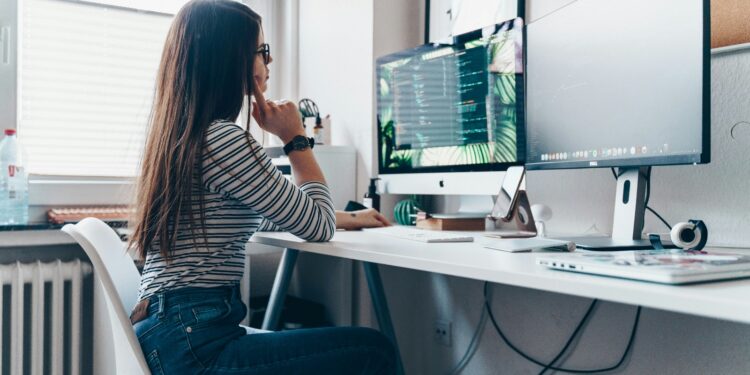 Impulsando la diversidad en la tecnología: El Impacto de las mujeres en blockchain e inteligencia artificial