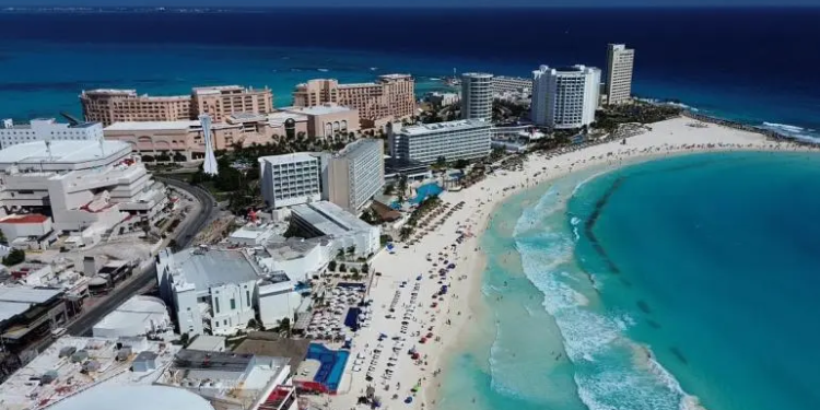 Turismo internacional crece 7.4% en 2024 y supera 45 millones de personas: Inegi