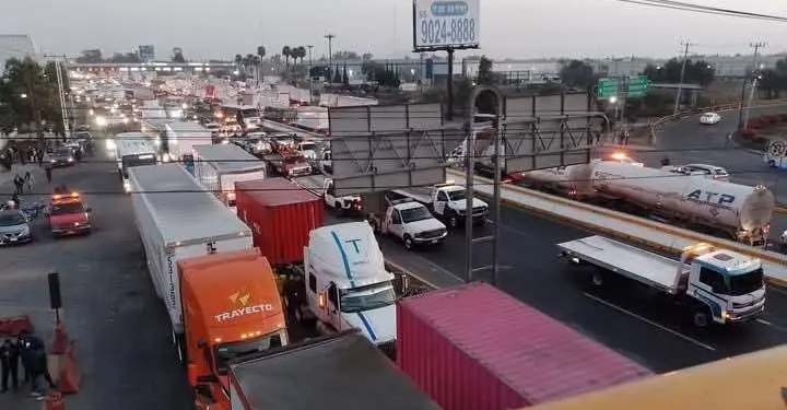 CDMX paralizada: Megamarcha de transportistas por abusos y extorsiones
