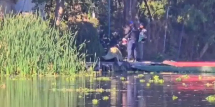 Hallan cuerpo sin vida en el Canal de Apatlaco, en Xochimilco
