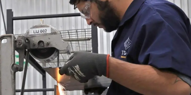 Producción industrial sube 0.2% en 2024 con una caída en la minería: Inegi