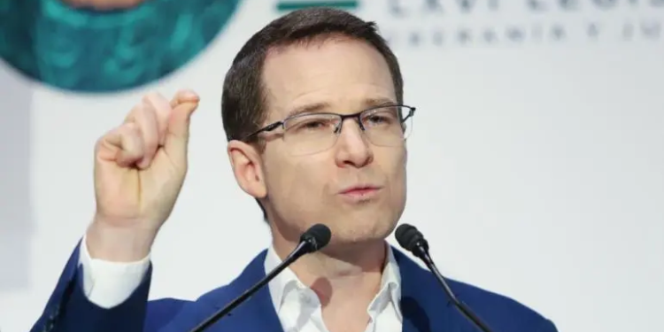 Llama Ricardo Anaya a no minimizar amenazas de Trump