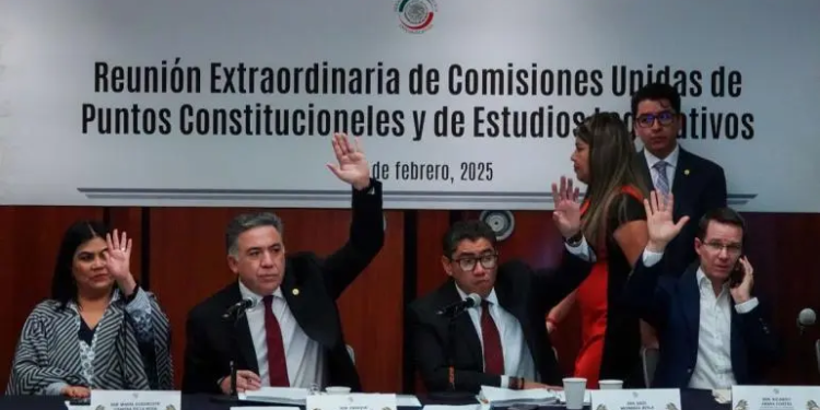 Aprueba Senado en comisiones reforma contra la reelección y nepotismo