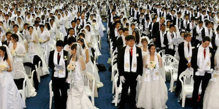 Japón disuelve a la secta Moon por vínculos con el asesinato de Shinzo Abe