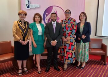 Las mujeres lideran el campo de la otorrinolaringología en México