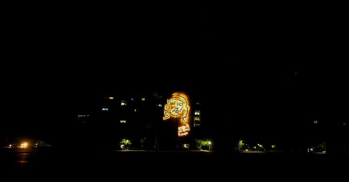 Cuba amanece aún sin electricidad tras apagón masivo