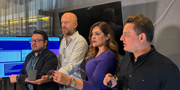 Presentan Pulsera Inteligente para protección de mujeres en México