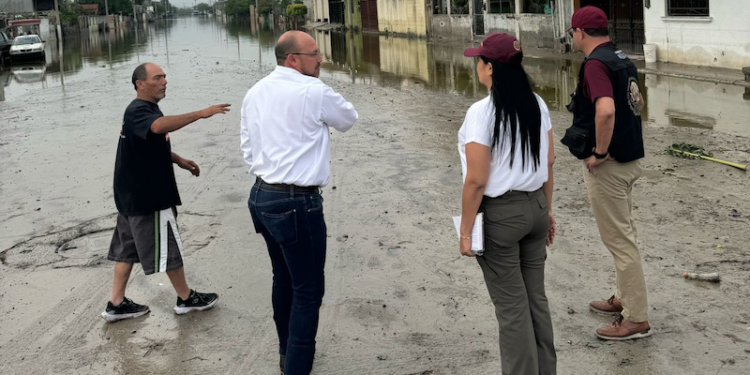 Recorre Ariadna Montiel zonas afectadas por inundaciones en Reynosa
