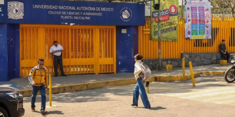 CCH Naucalpan reanudará clases presenciales el 21 de abril tras ataque a profesor