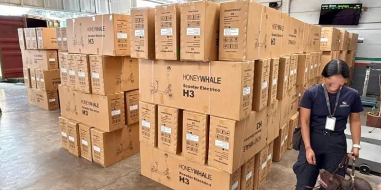 Confiscan en CDMX aduanas y SSPC más de 300 mdp de mercancía ilegal china