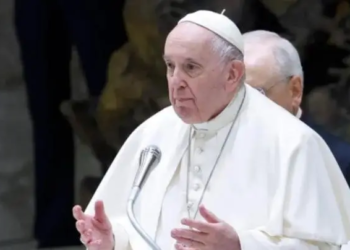 El Papa sufre un ‘repentino’ empeoramiento respiratorio tras una crisis de broncospasmo