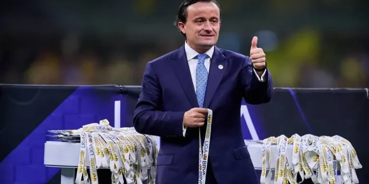 Mike Arriola representará el futbol mexicano ante la FIFA