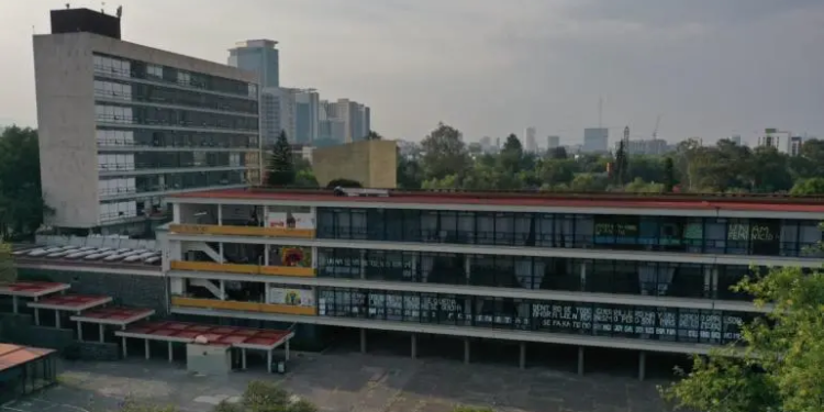 Rodríguez Van Gort asume segundo periodo al frente de la FFyL de la UNAM