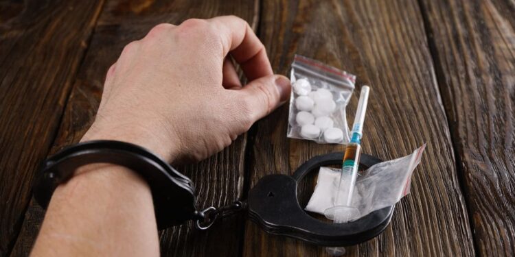 EU transfiere a México a 13 connacionales condenados por tráfico de drogas