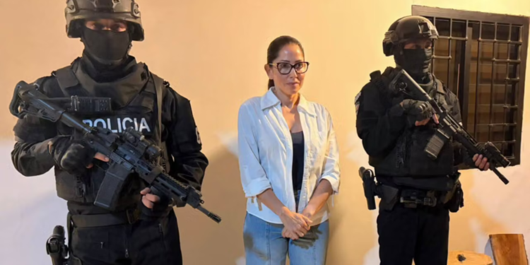 Detienen en Ecuador a Luisa Gónzalez, excandidata presidencial del correísmo, previo a elecciones locales