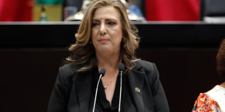 Busca iniciativa prohibir la sobreventa de boletos en vuelos nacionales y establecer multas por incumplimiento