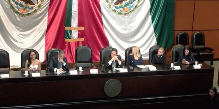 Inaugura Teresa Ginez la Incubadora Legislativa “Mujeres en Acción”, un proyecto dirigido a ciudadanas del Estado de México