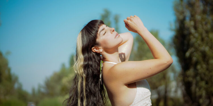 NIKKI FÖLK LANZA SU NUEVO ÁLBUM “CANTO PARA NO LLORAR”