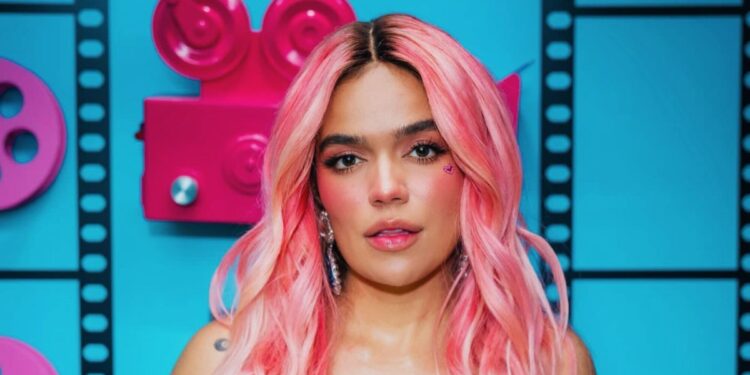 Acusan a Karol G de plagiar a Natalia Lafourcade por su nuevo tema «Milagro»