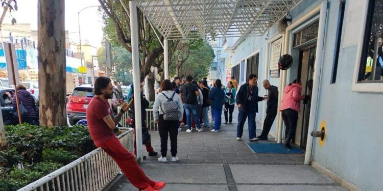 A tres meses del conflicto en el Sanatorio Trinidad, trabajadores buscan justicia