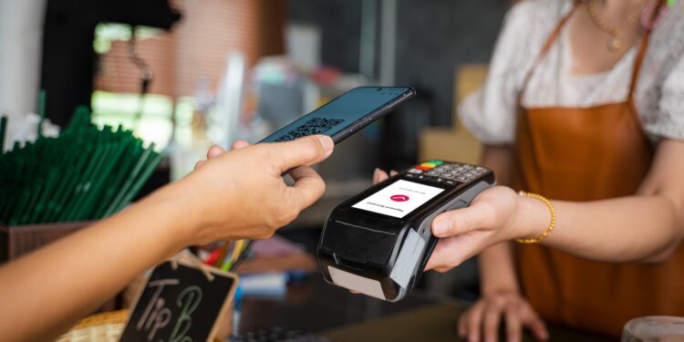 México proyecta $184.2 mil millones en e-commerce por retail para 2027 de acuerdo con datos de Nuvei.