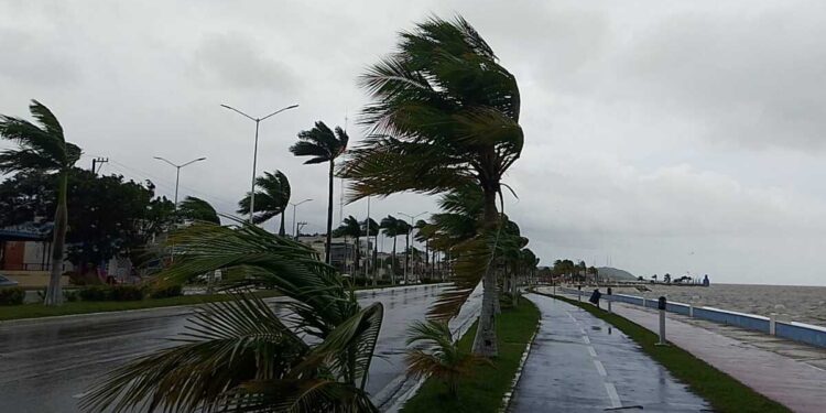 Se forma la tormenta tropical Alvin al sur de México; prevén lluvias intensas y oleaje elevado