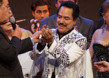 Lorenzo de Monteclaro no puede cantar en EE. UU. y cancela shows por problemas con visa