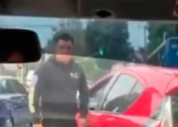 Graban a presunto ‘montachoques’ amenazando a víctimas en avenida Cuitláhuac