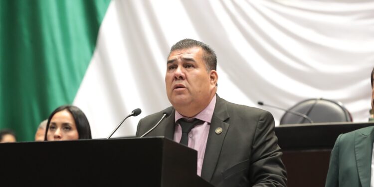 Plantea iniciativa cancelar residencia temporal o permanente a extranjeros que incurran en actos discriminatorios