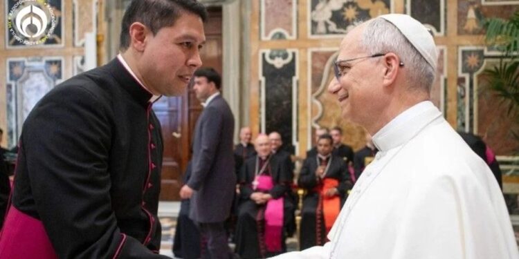 Papa León XIV da cargo a mexicano: coordinará sus viajes