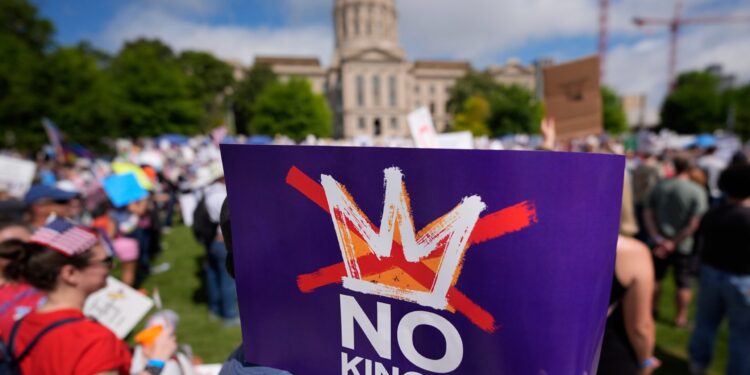 Trump celebra 79 años con desfile y harán protestas No Kings en EU este 14 de junio