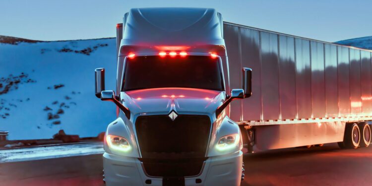 Industria de vehículos pesados advierte rezago crítico; ANPACT urge a renovar la flota y frenar importación de chatarra