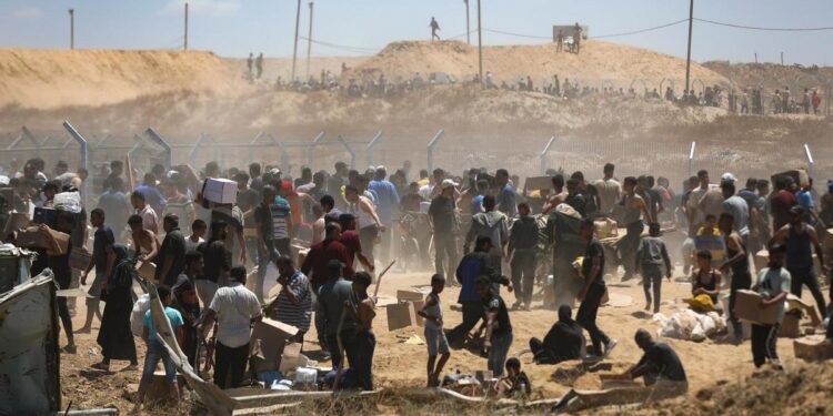 Israel confirma que hoy no habrá reparto de comida en Gaza por «reformas» en los centros de distribución